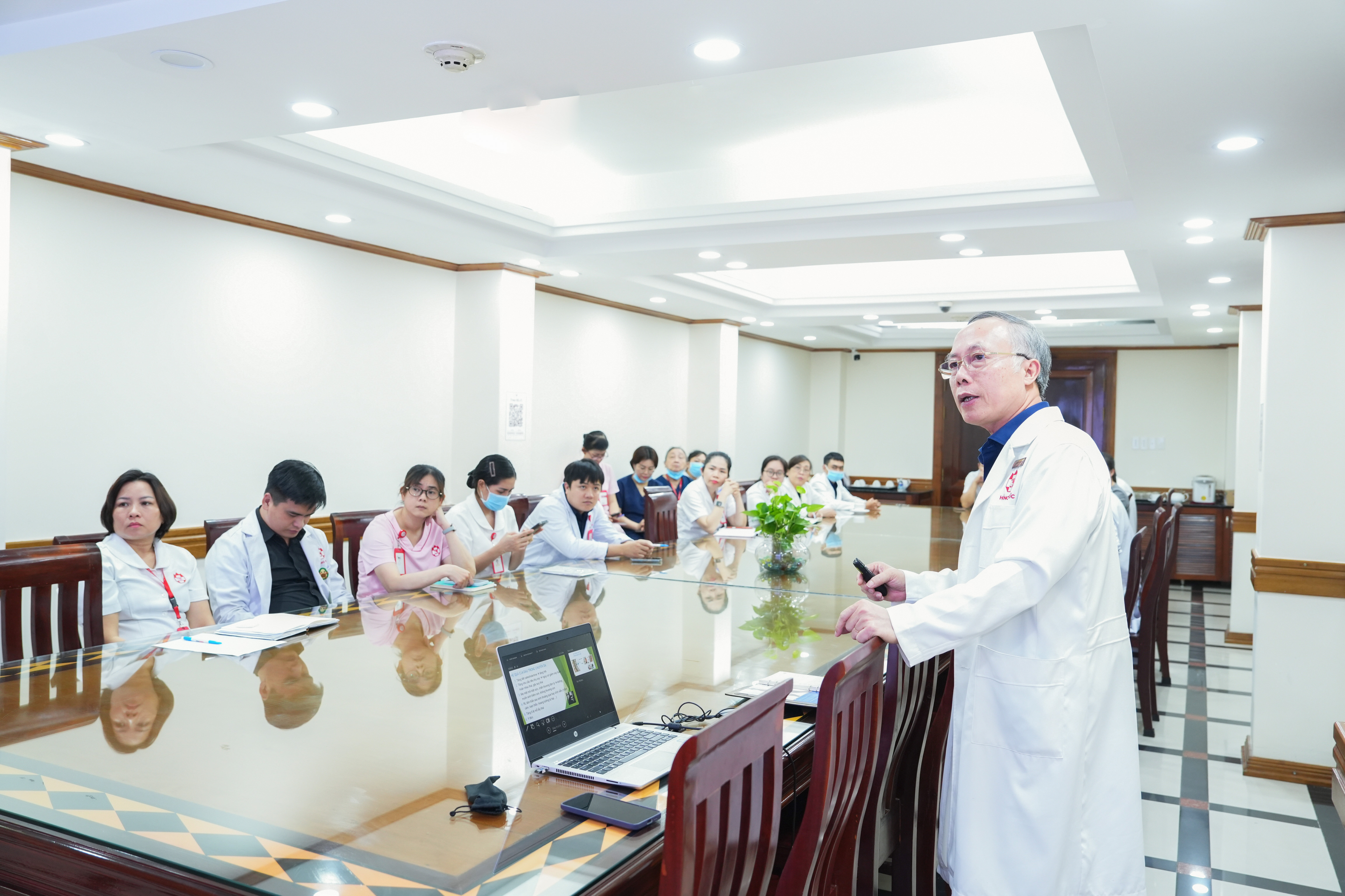Cập nhật kỹ thuật gây tê ngoài màng cứng giảm đau trong chuyển dạ