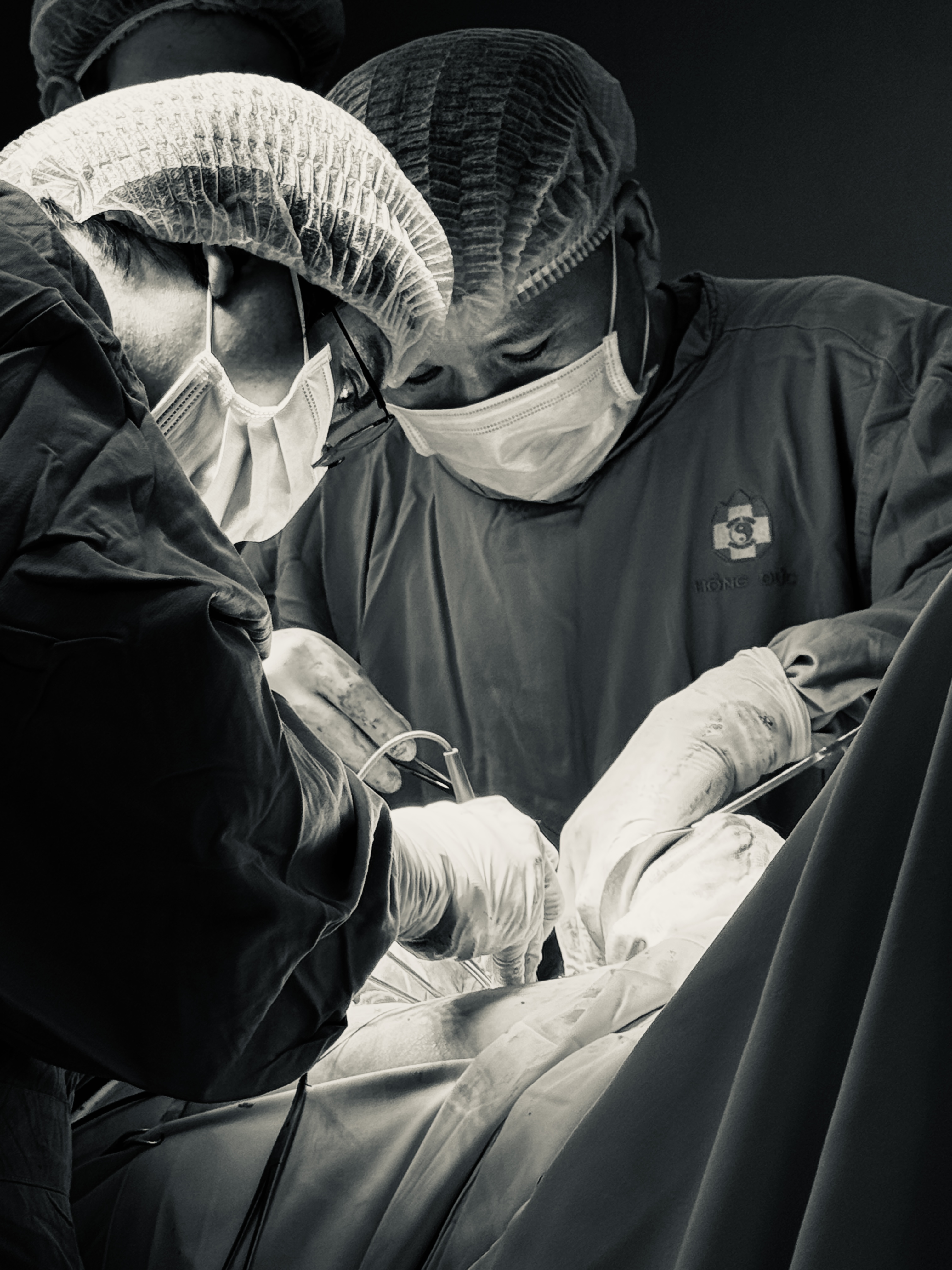 Đau hông phải, đi khám phát hiện khối u gan rất lớn